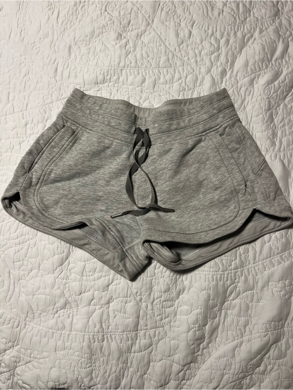 Lululemon Inner Glow Shorts (3" inseam) Womens Size 6 Heather Gray